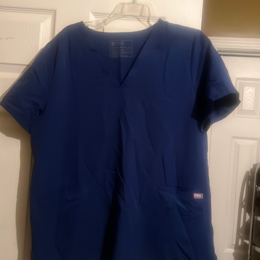 V neck Figs top